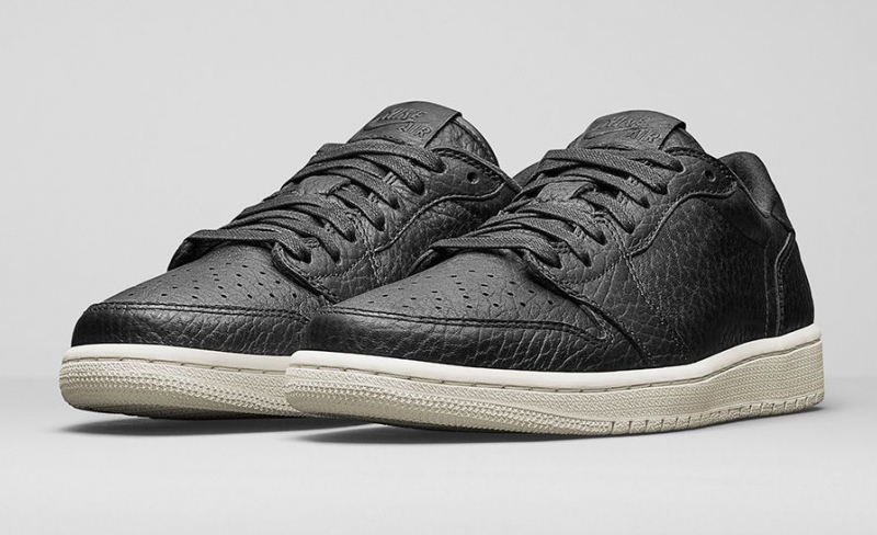 Air Jordan 1 Low No Swoosh Black